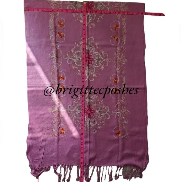 HANDMADE Embroidered Sequined Designed Lavender Shawl - Picture 13 of 13